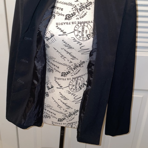 Paul Harris Design Black blazer. Great condition - SZ S- lined -2 side pockets - Picture 4 of 6
